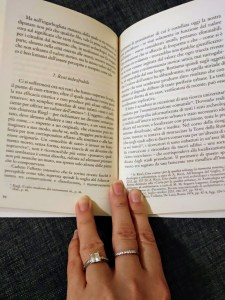 attorno alla nuda pietra