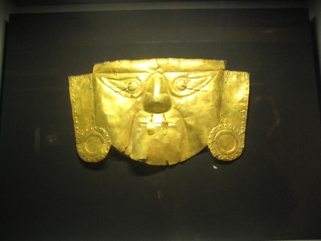 museo archeologico lima maschera lambayeque