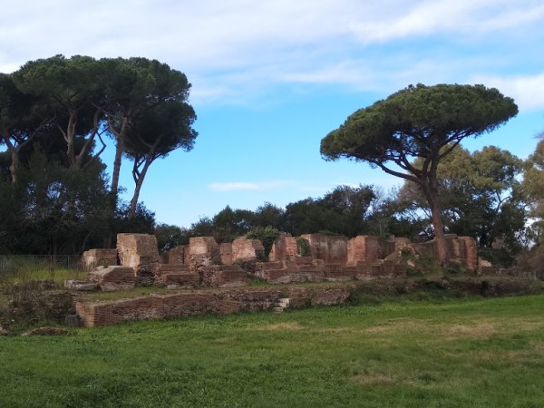 magazzini traianei portus